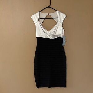 London Times White and Black Cap-Sleeve Two-Tone Sheath Dress